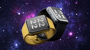 Digitaluhren vor Galaxie - Foto: Cosmopolitan.de & iStock (boule13, sololos)